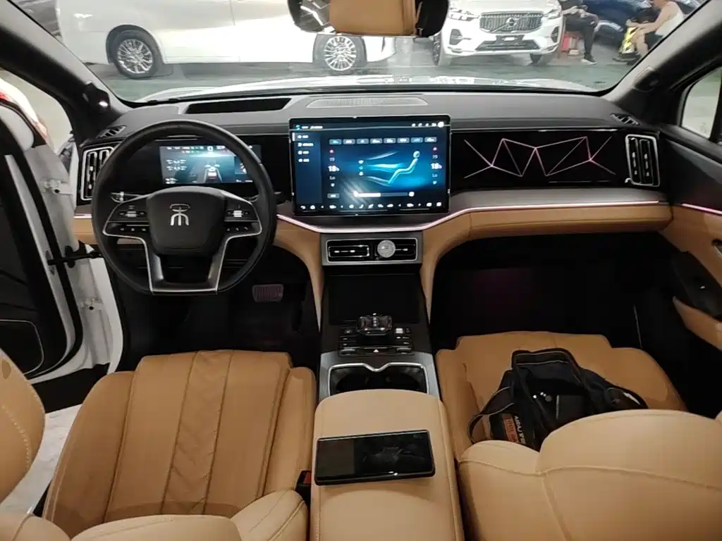BYD L DM-i 2024 — фото 10