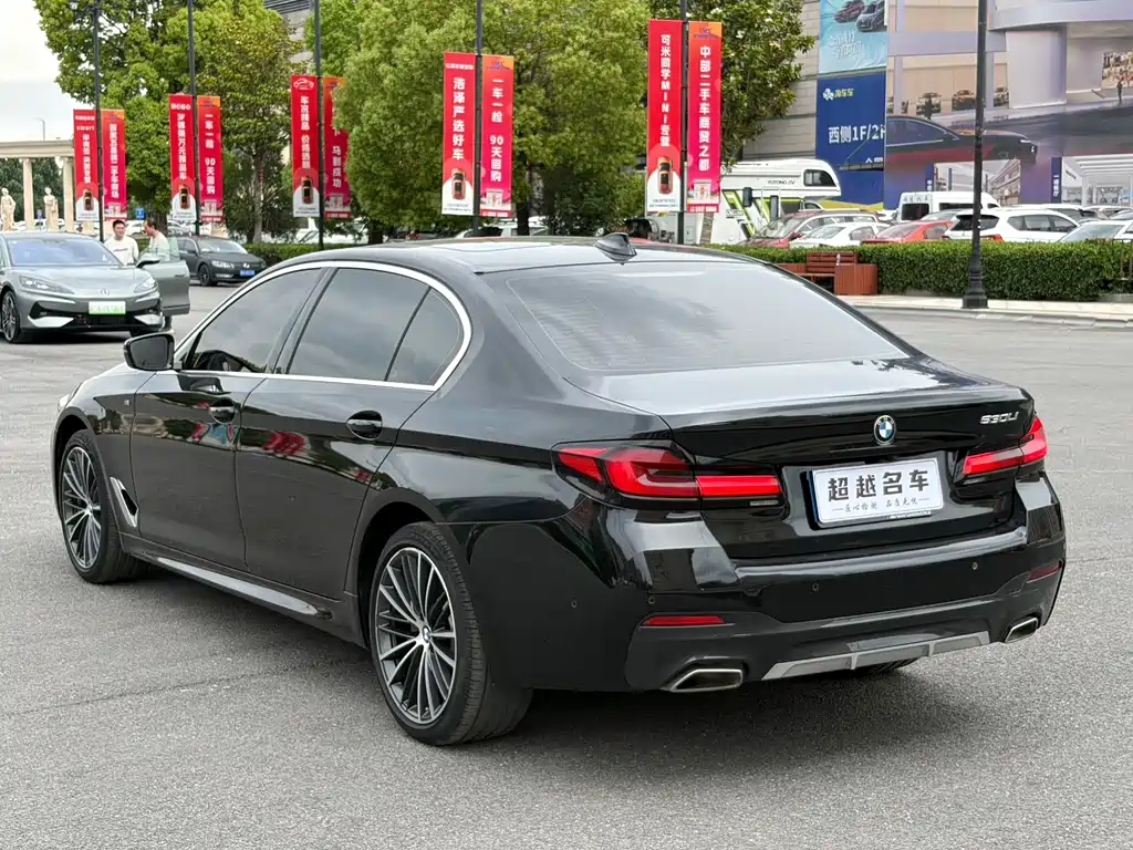 BMW 5 Series 2023 — фото 15