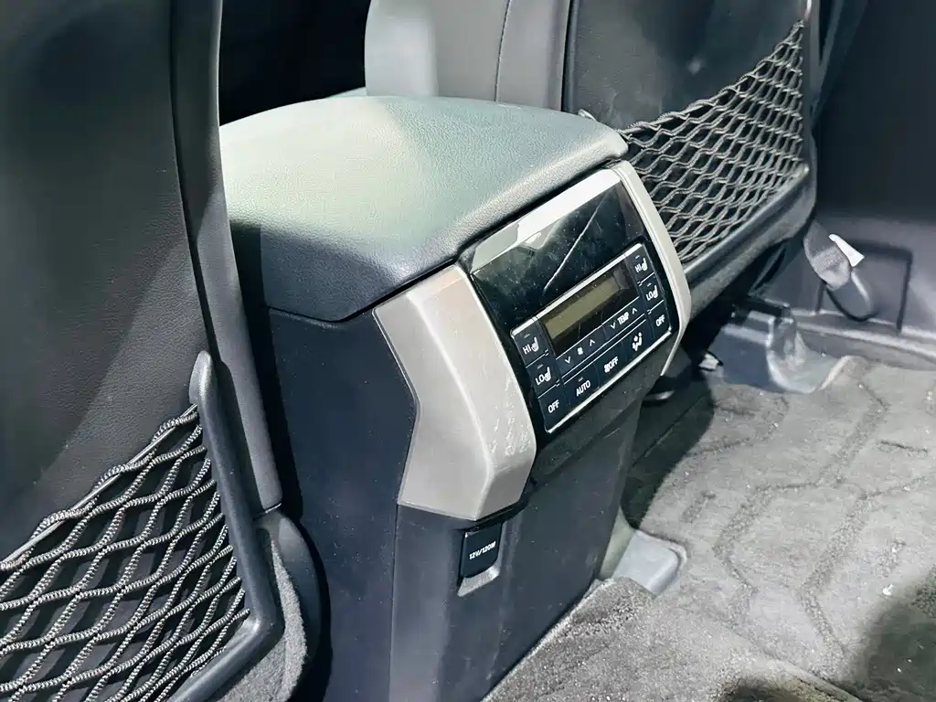 Toyota Prado 2019 — фото 16