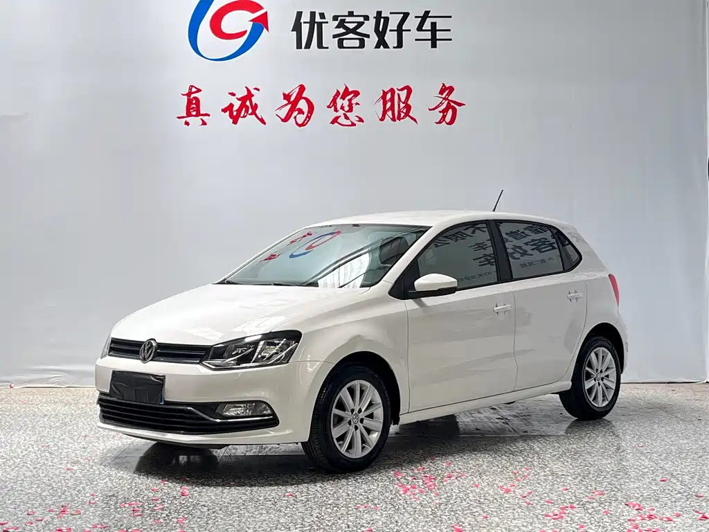 Volkswagen Polo 2015 — фото 1