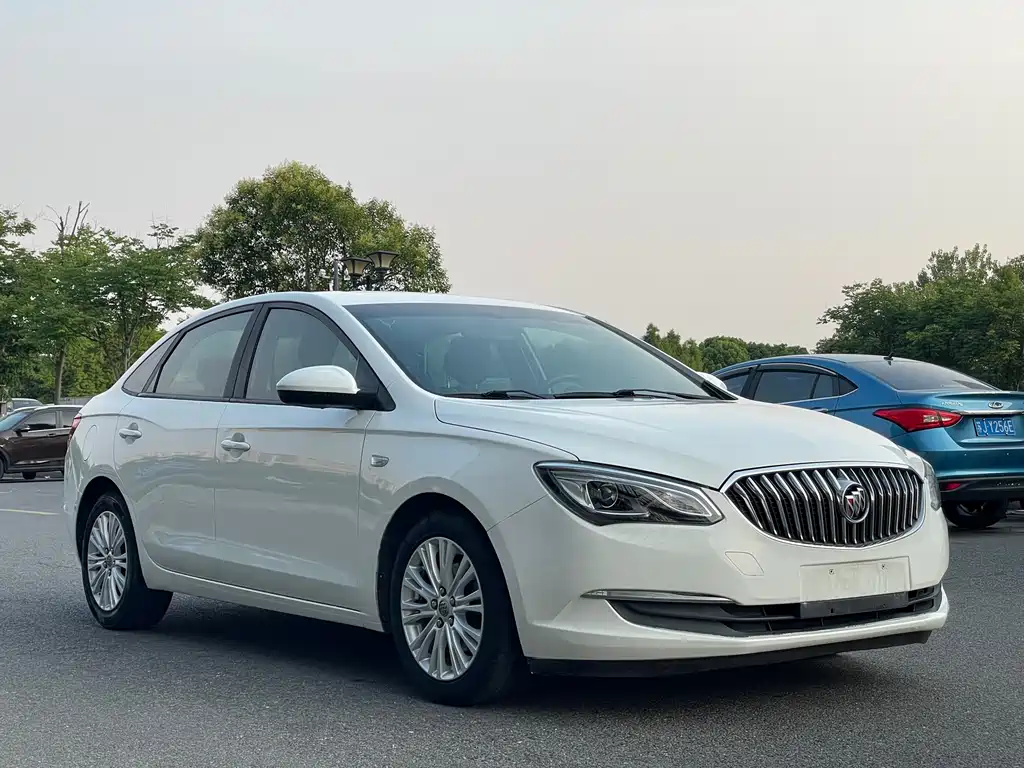 Buick Excelle 2015 — фото 3