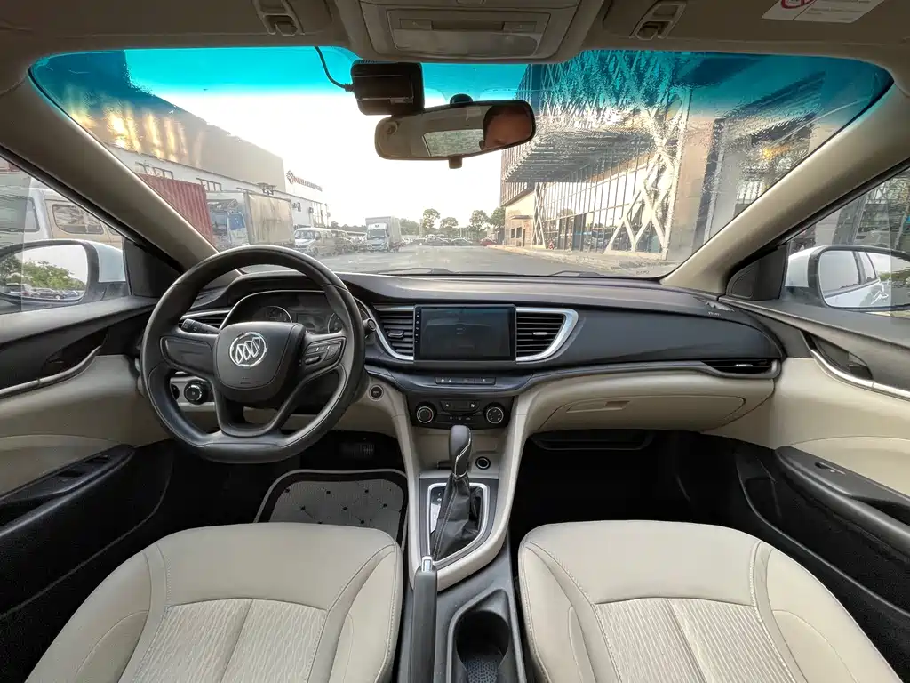 Buick Excelle 2015 — фото 8