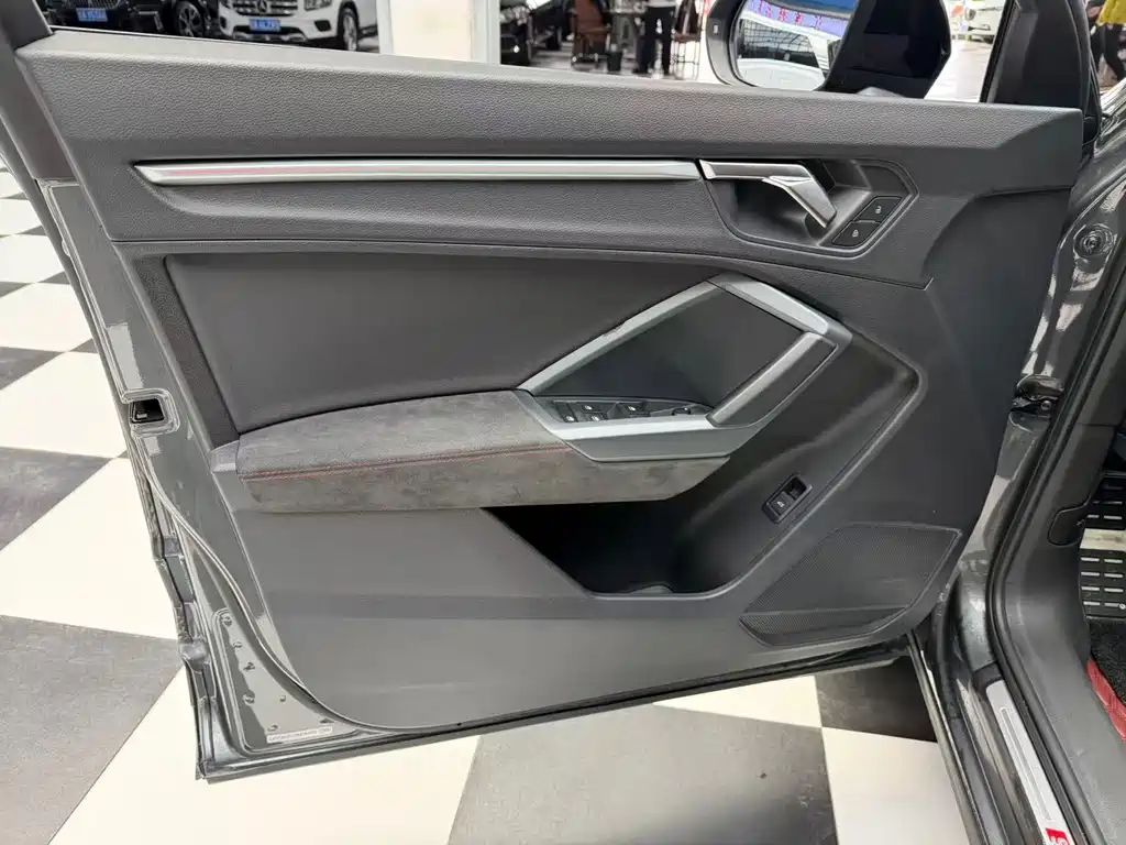 Audi Q3 Sportback 2022 — фото 6