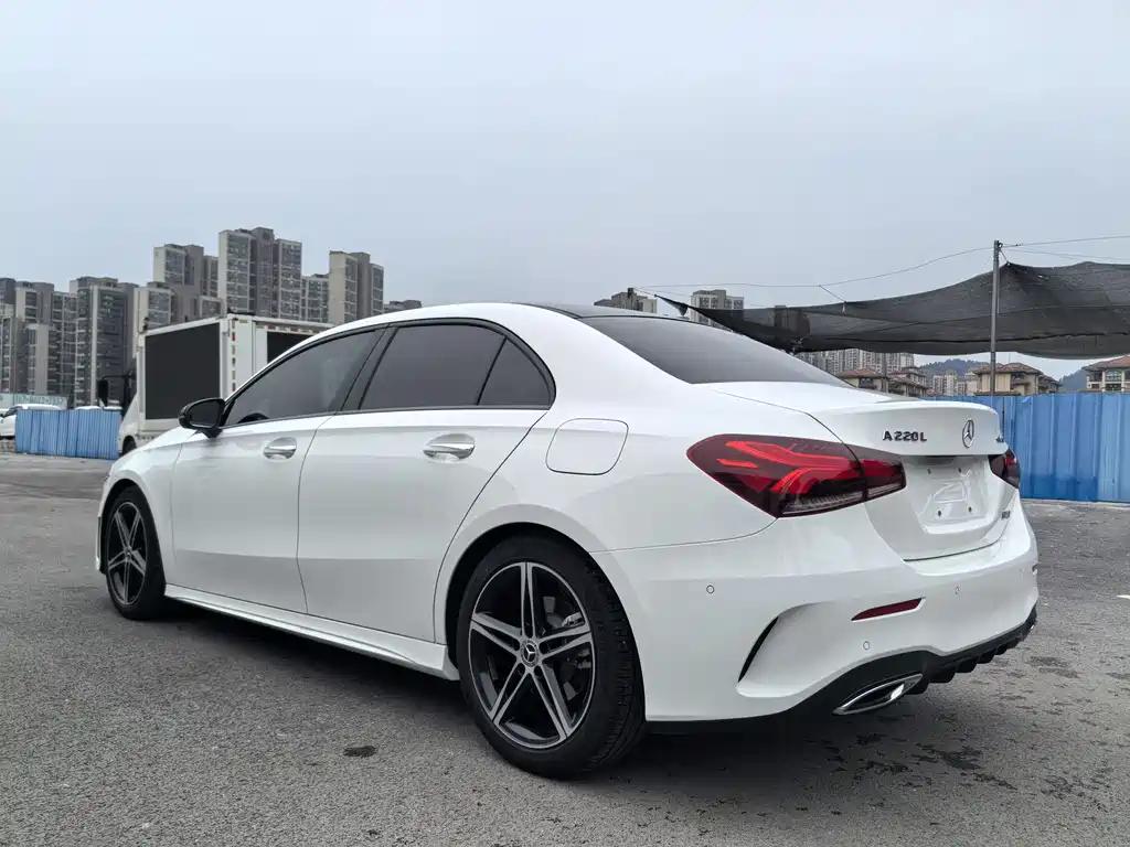 Mercedes-Benz A-Class 2019 — фото 11