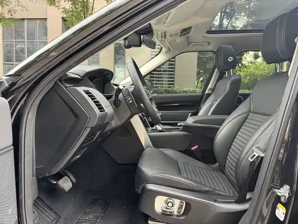 Land Rover Discovery 2024