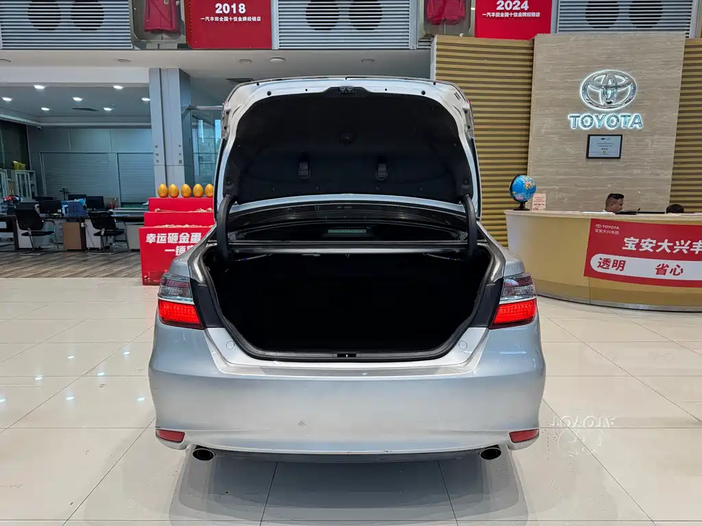 Toyota Camry 2016 — фото 18