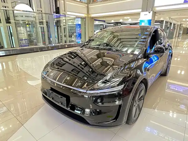 Tesla Model Y 2026
