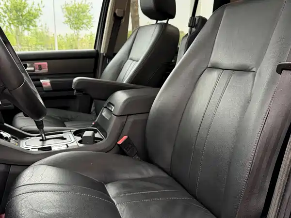 Land Rover Discovery 2012