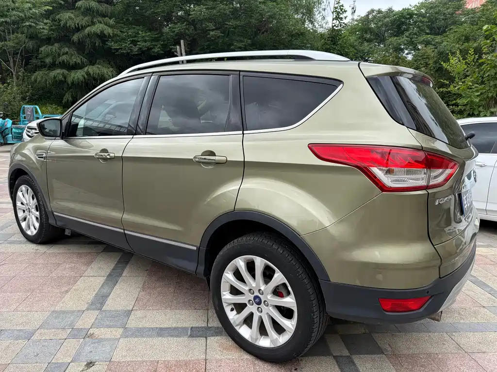 Ford Kuga 2013 — фото 15