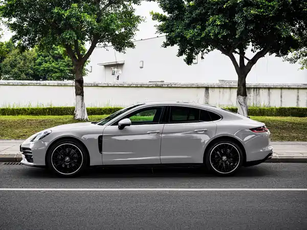 Porsche Panamera 2018