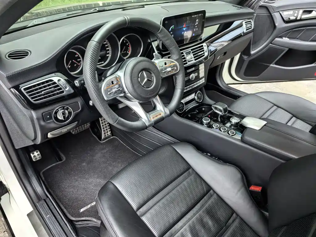 Mercedes-Benz CLS AMG 2018 — фото 9