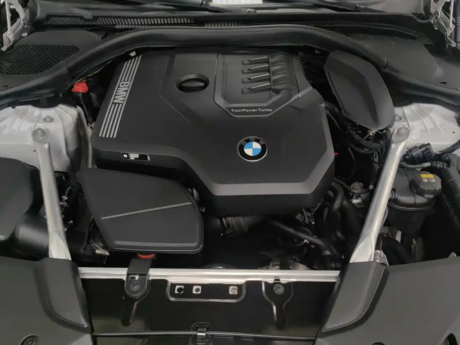 BMW 5 Series 2022 — фото 10