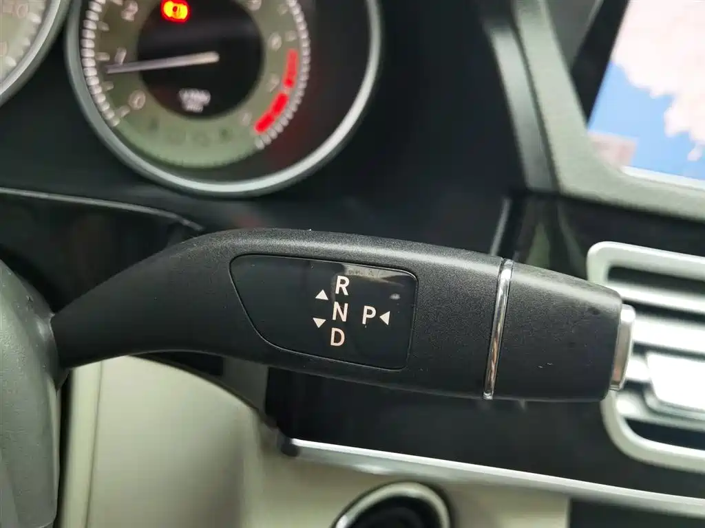 Mercedes-Benz E-Class 2014 — фото 13