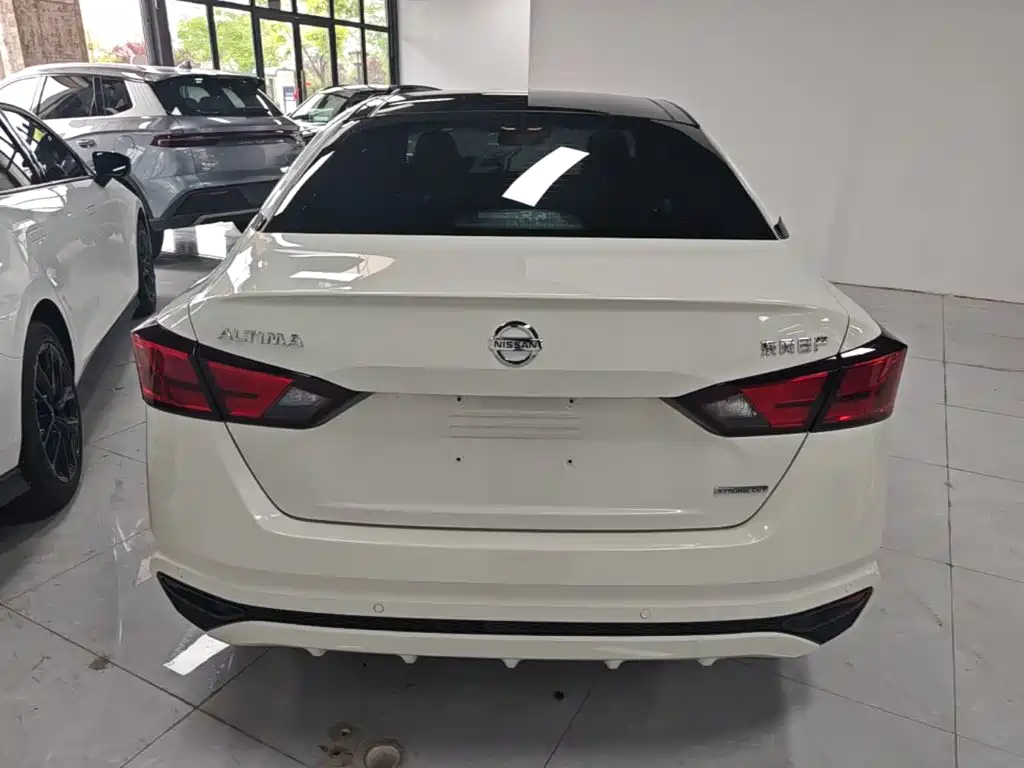 Nissan Teana 2022
