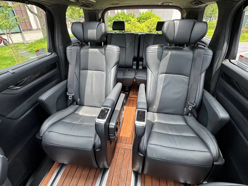 Toyota Vellfire 2021 — фото 9
