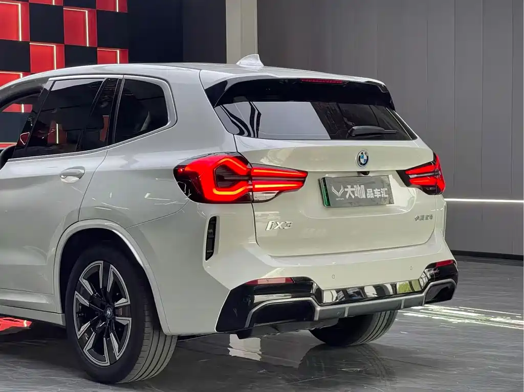 BMW iX3 2024 — фото 6