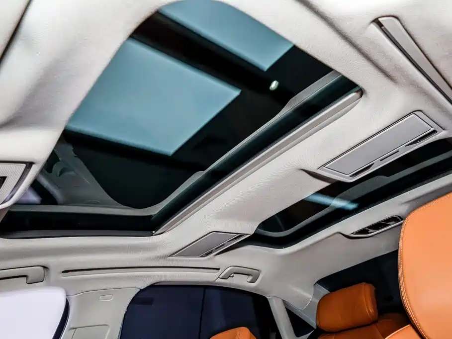 Audi A8 2022 — фото 18