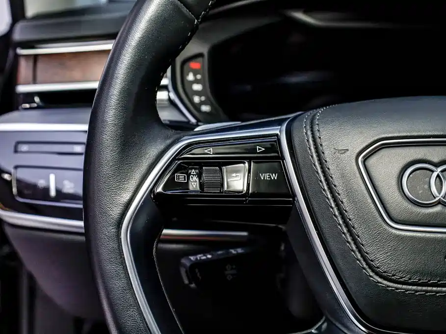 Audi A8 2022 — фото 28