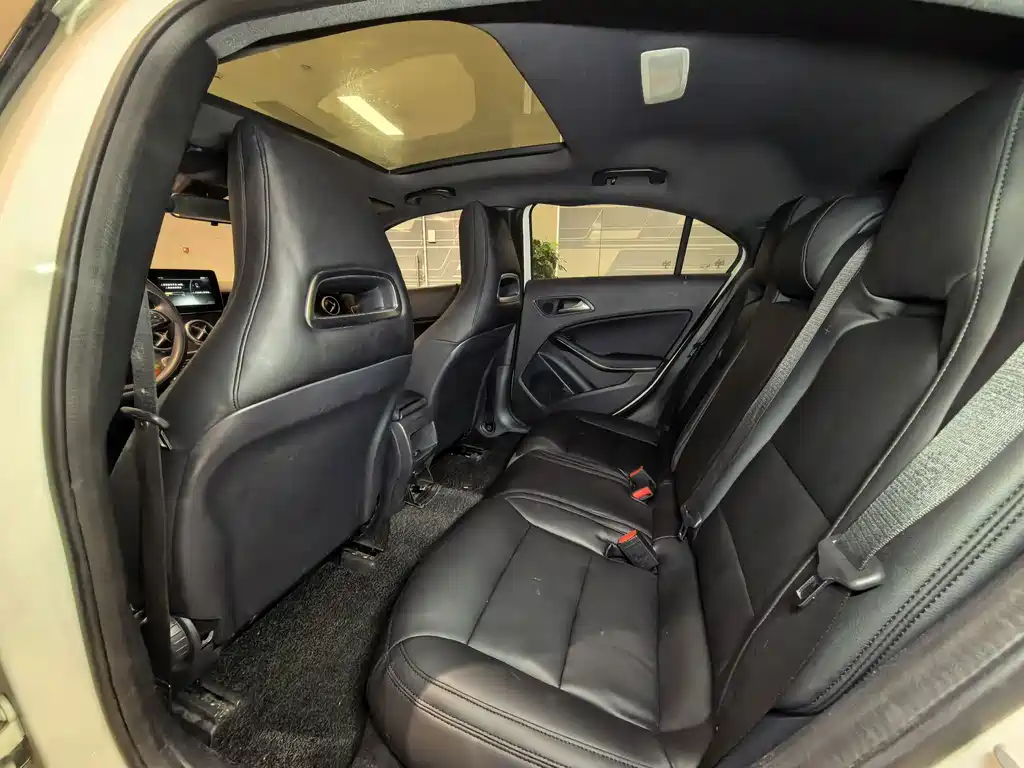 Mercedes-Benz A-Class 2016 — фото 11