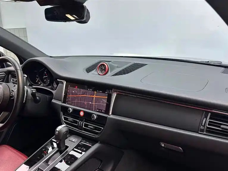 Porsche Macan 2022 — фото 15