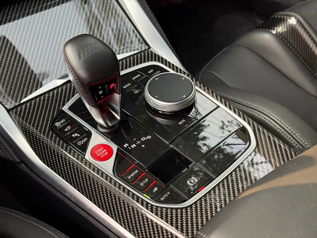 BMW M4 2025 — фото 10