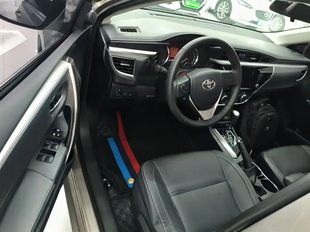 Toyota Corolla 2015 — фото 16