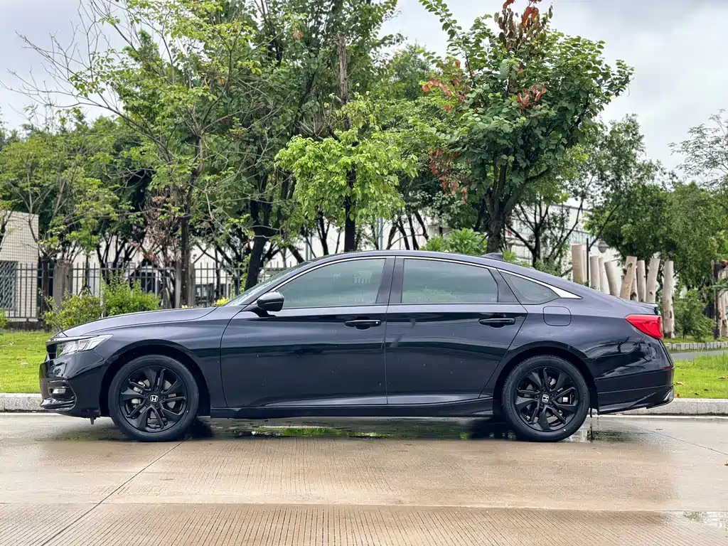 Honda Accord 2021 — фото 19