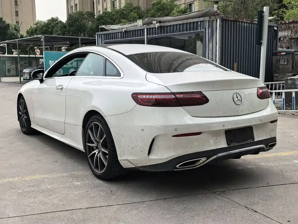 Mercedes-Benz E-Class 2023 — фото 7