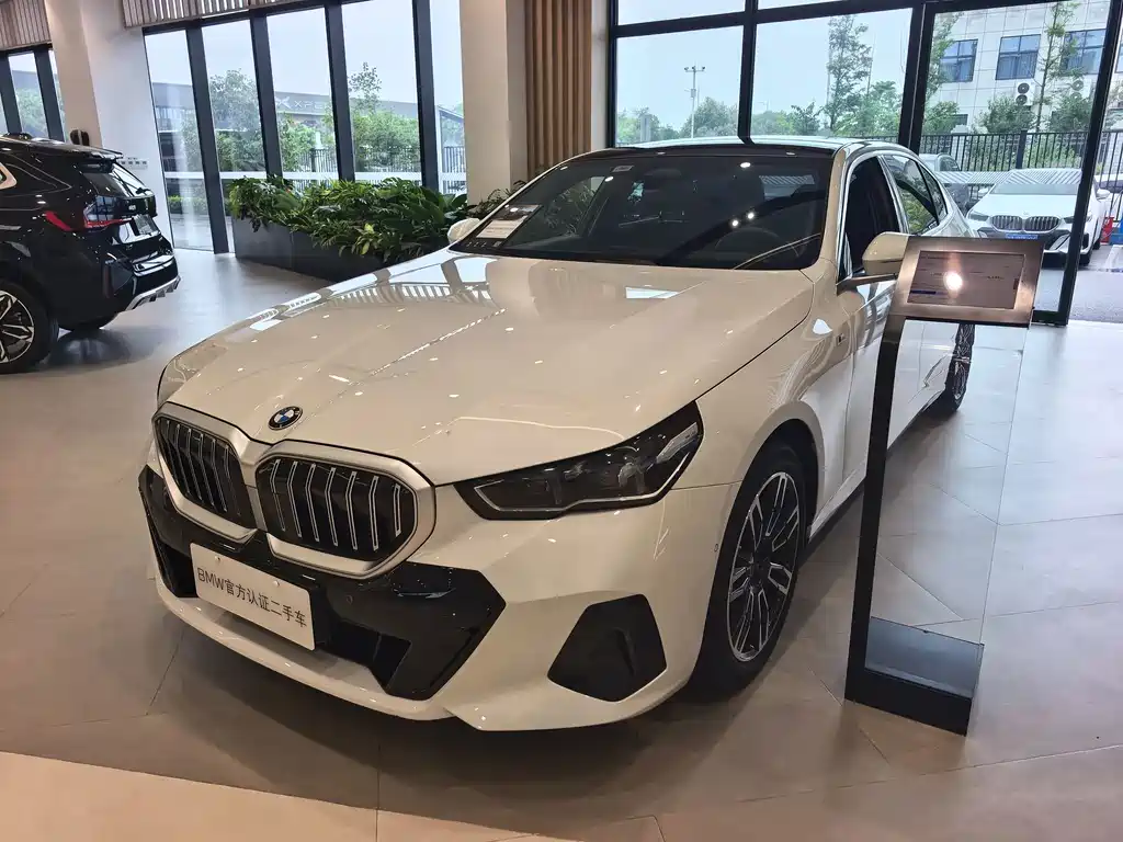 BMW 5 Series 2024