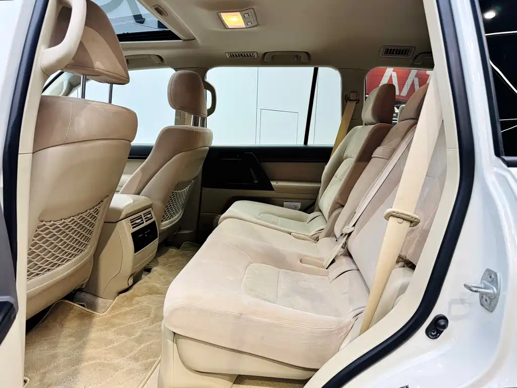 Toyota Land Cruiser 2020 — фото 10