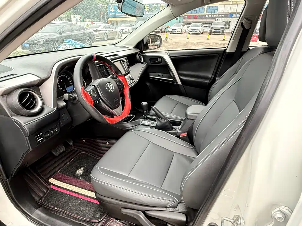 Toyota RAV4 2019 — фото 4