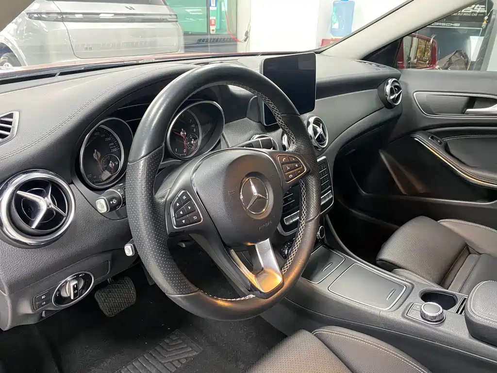 Mercedes-Benz GLA 2017 — фото 10