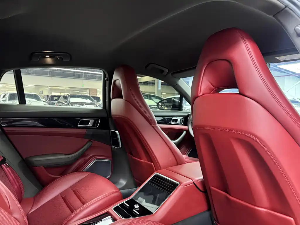 Porsche Panamera 2018 — фото 18