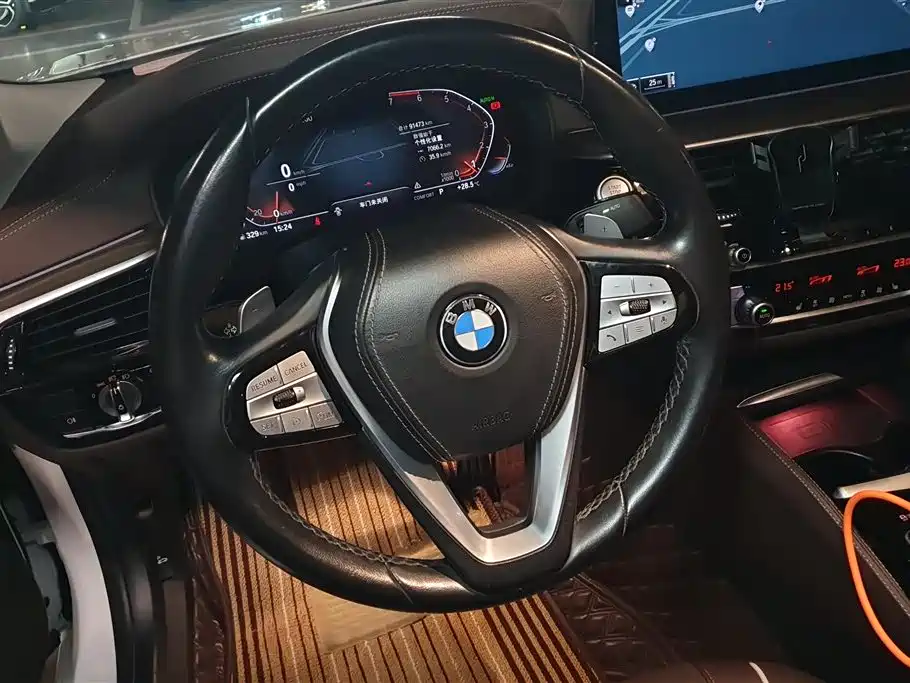 BMW 5 Series 2021 — фото 15