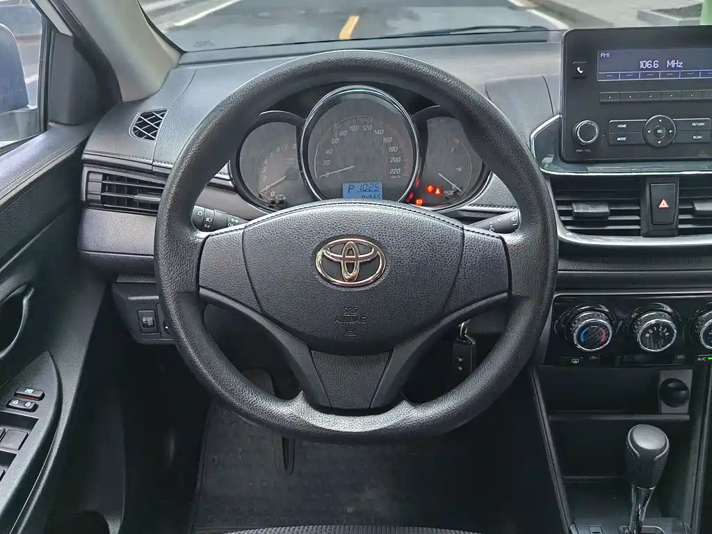 Toyota Yaris L 2020 — фото 10