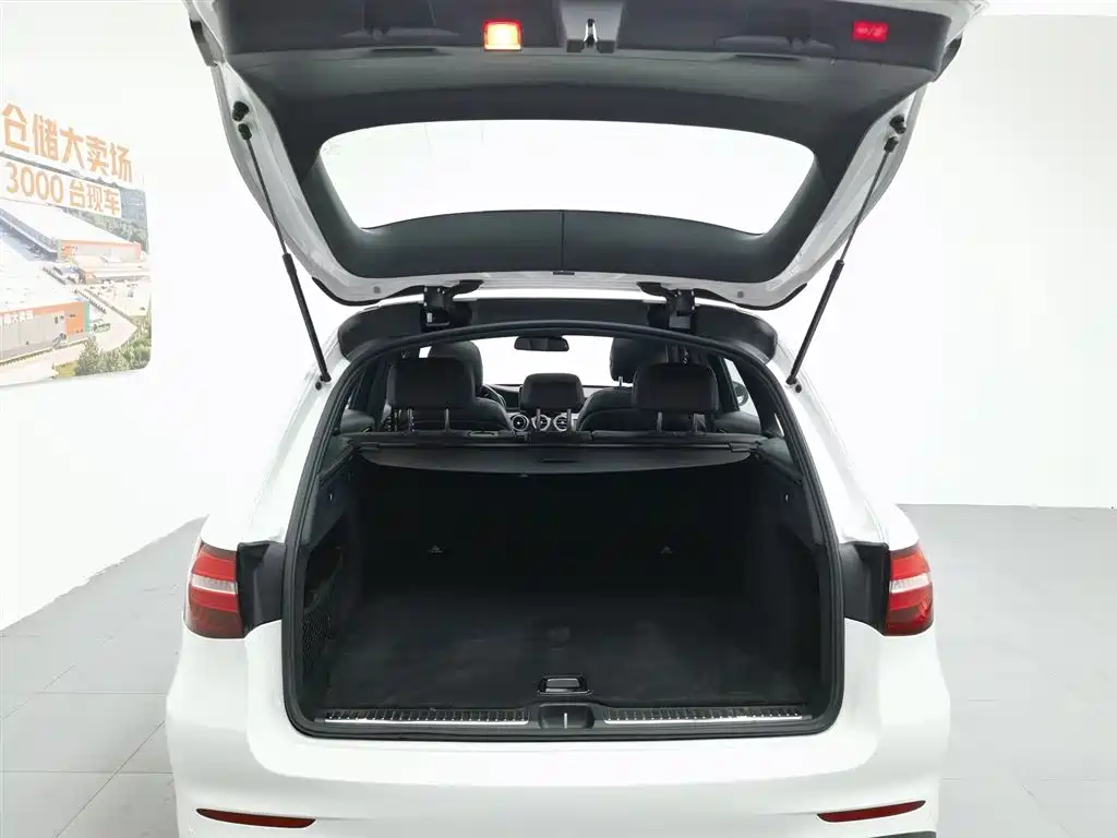 Mercedes-Benz GLC 2018 — фото 16