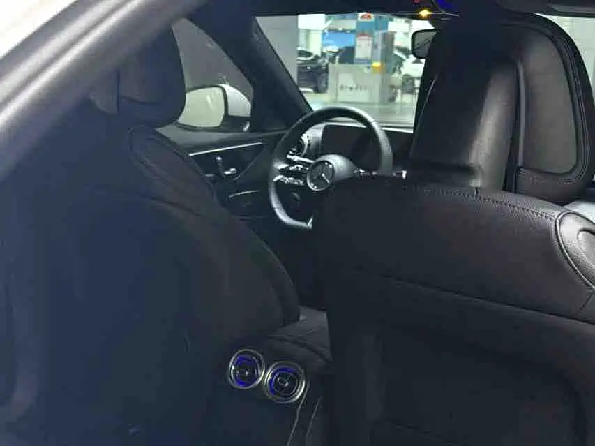 Mercedes-Benz C-Class 2024