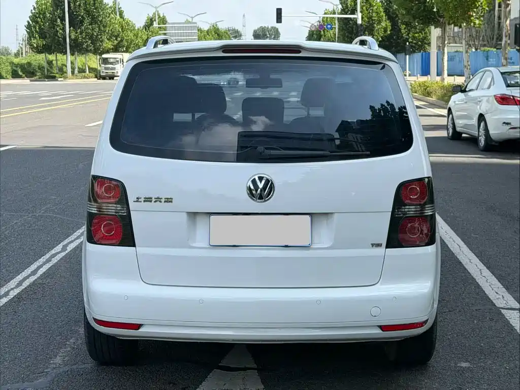 Volkswagen Touran 2015 — фото 8
