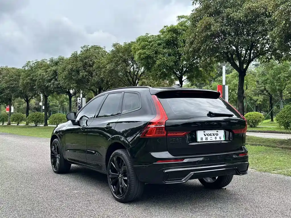 Volvo XC60 PHEV 2025 — фото 12