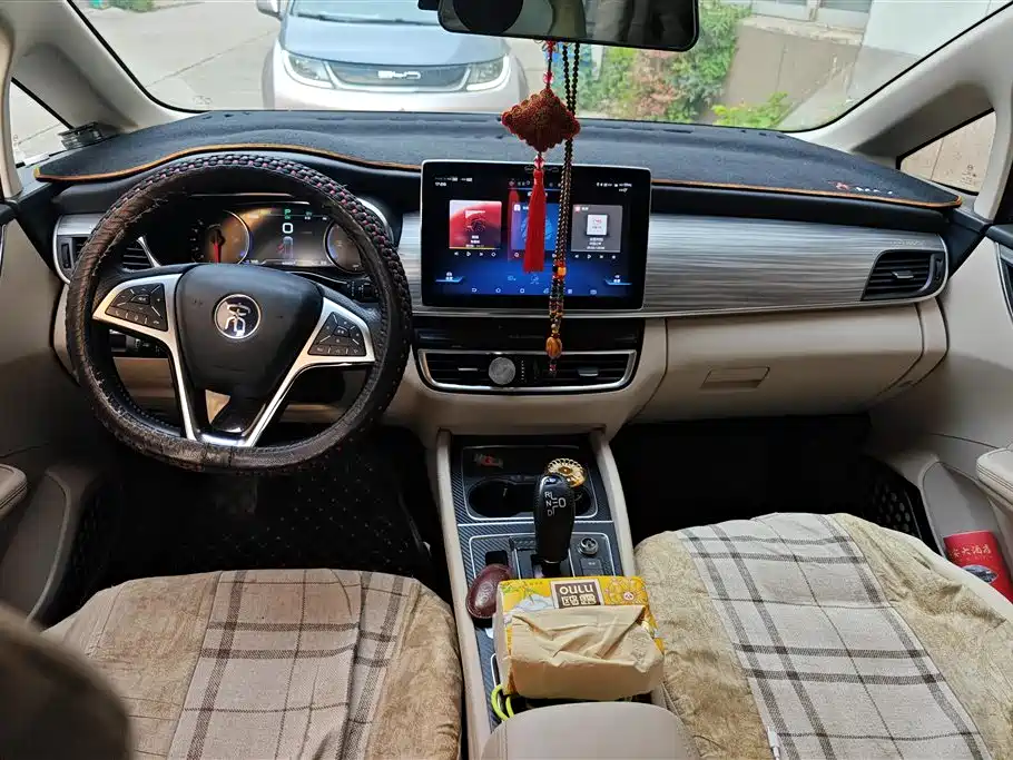 BYD MAX New Energy 2019 — фото 12