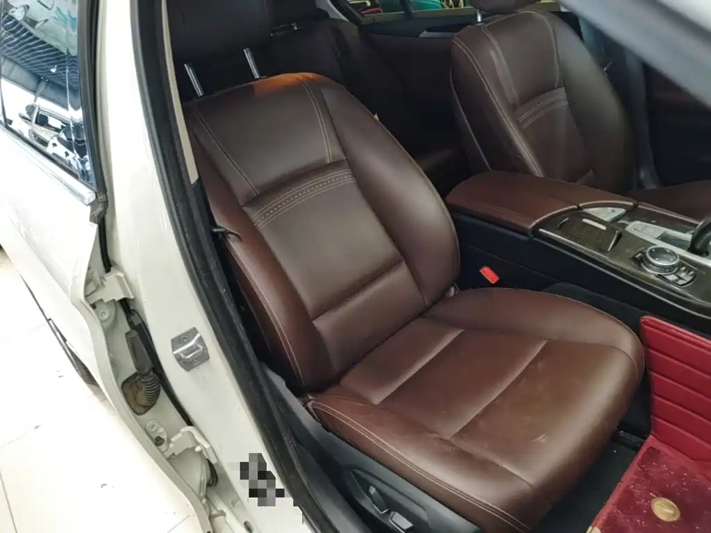 BMW 5 Series 2015 — фото 25