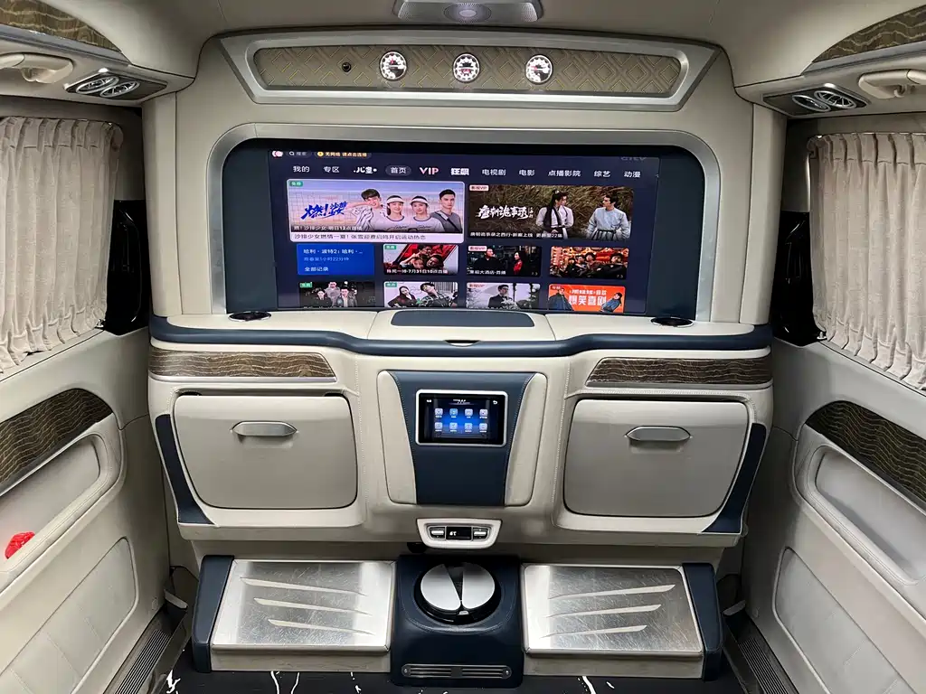 Mercedes-Benz V-Class 2023 — фото 21