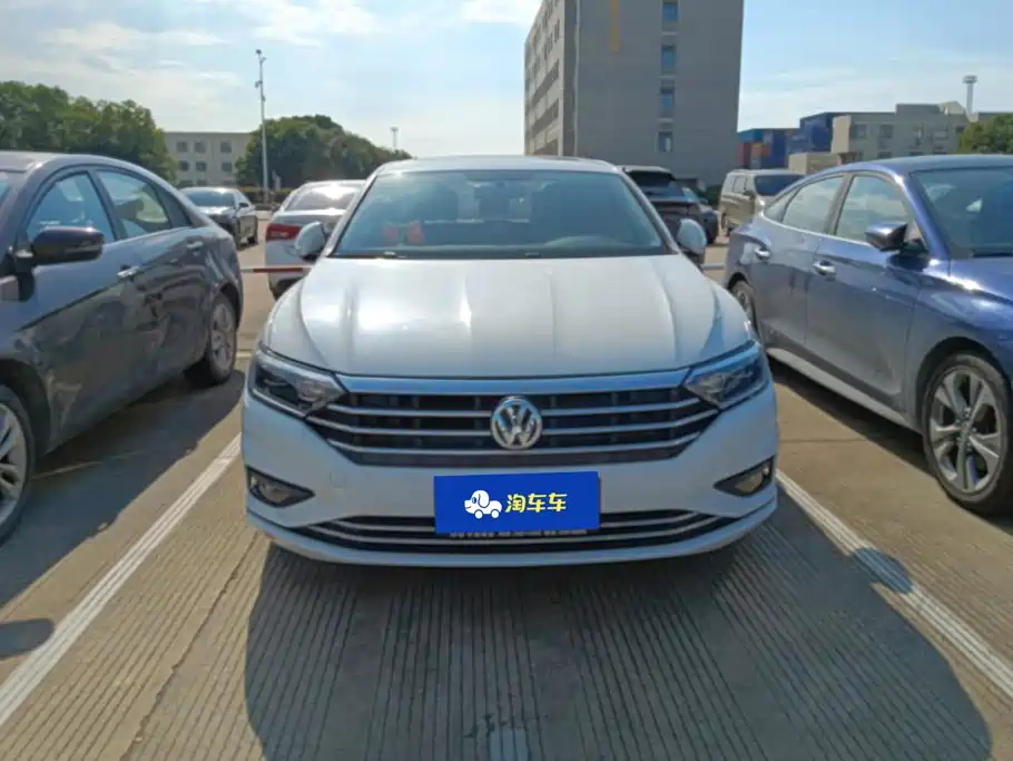 Volkswagen Sagitar 2020