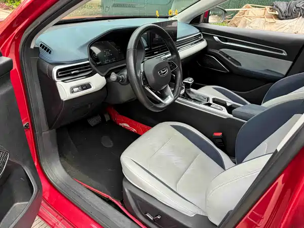 Geely Emgrand 2022