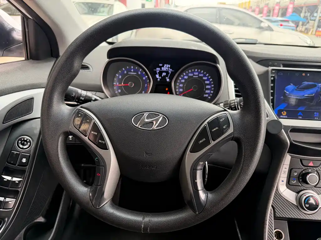 Hyundai Elantra Langdong 2017 — фото 25