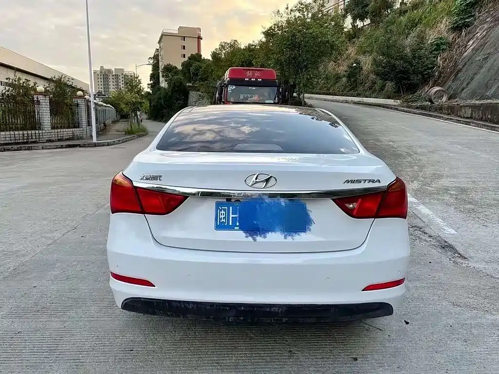 Hyundai Mistra 2015 — фото 3