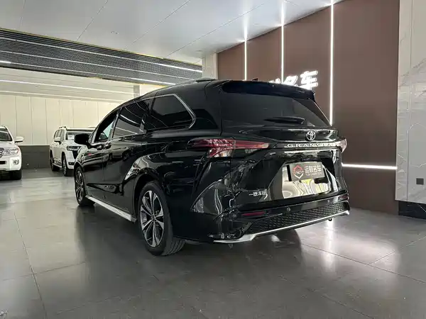 Toyota Granvia 2024