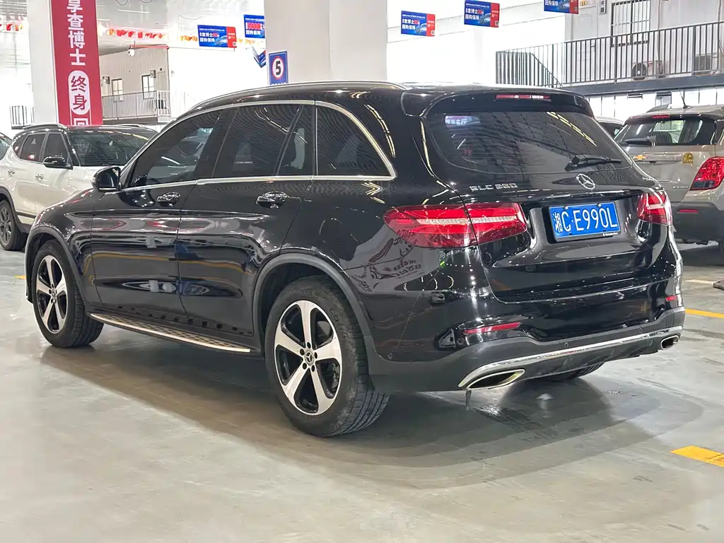 Mercedes-Benz GLC 2018 — фото 12