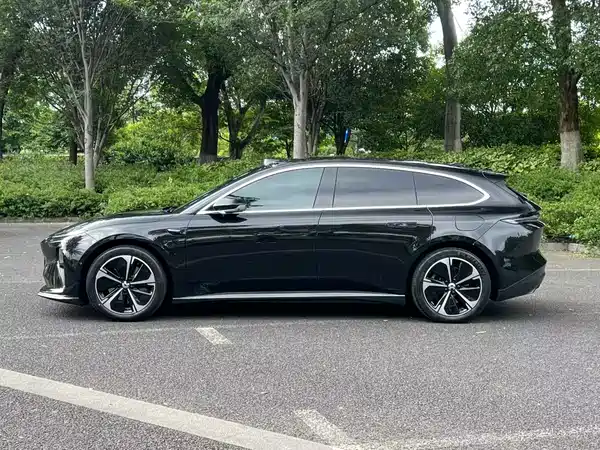 NIO ET5T 2024