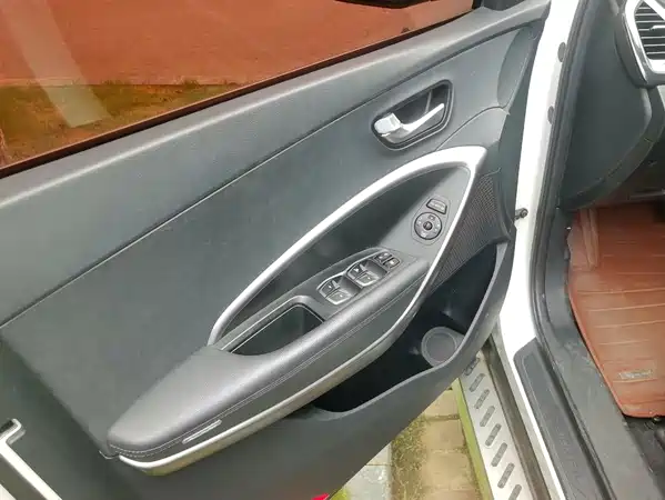 Hyundai Santa Fe 2013